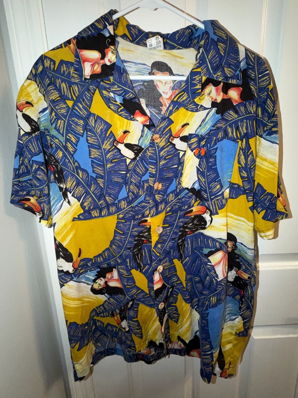 Vintage HANG TEN Rayon Hawaiian Shirt L Gordon Fabrics Toucan Pinup Girl USA